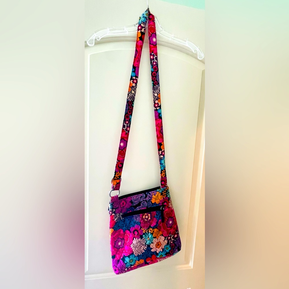 Vera Bradley purse. Gently used smoke free home.